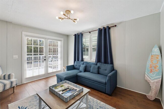 109 N Peninsula Ave