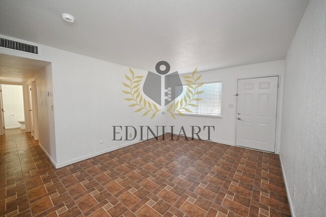 Photo - 2303 S Poppy Ave