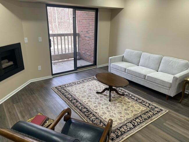 Photo - 3005 Fernwood Ave Unit 103
