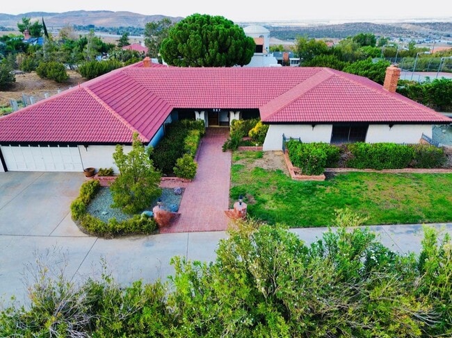 Photo - 527 Westlake Dr