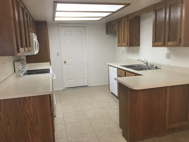 Photo - T3561 Unit B