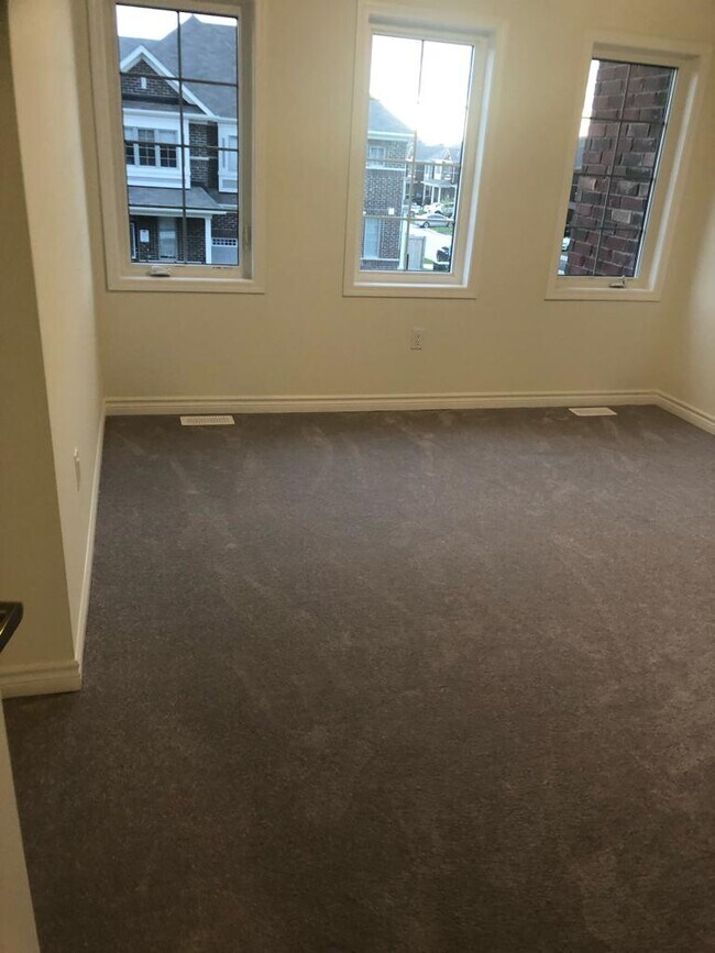 Photo - 56 Circus Cres