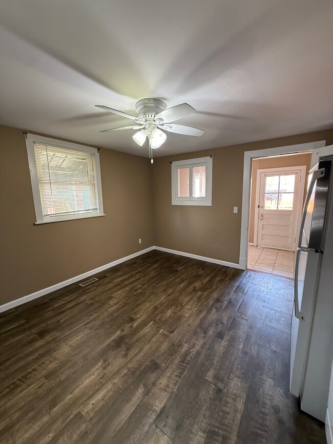 Photo - 3238 Mt Pleasant St