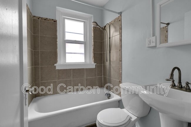 Photo - 870 Lafayette Ave Unidad 211