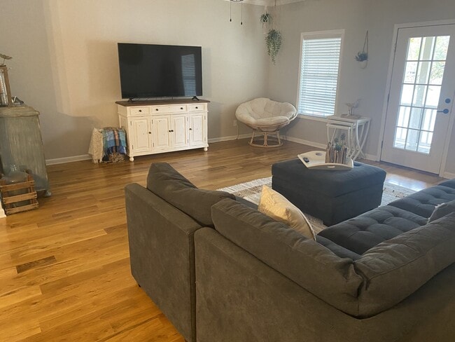 Photo - 500 Port Laz Ln