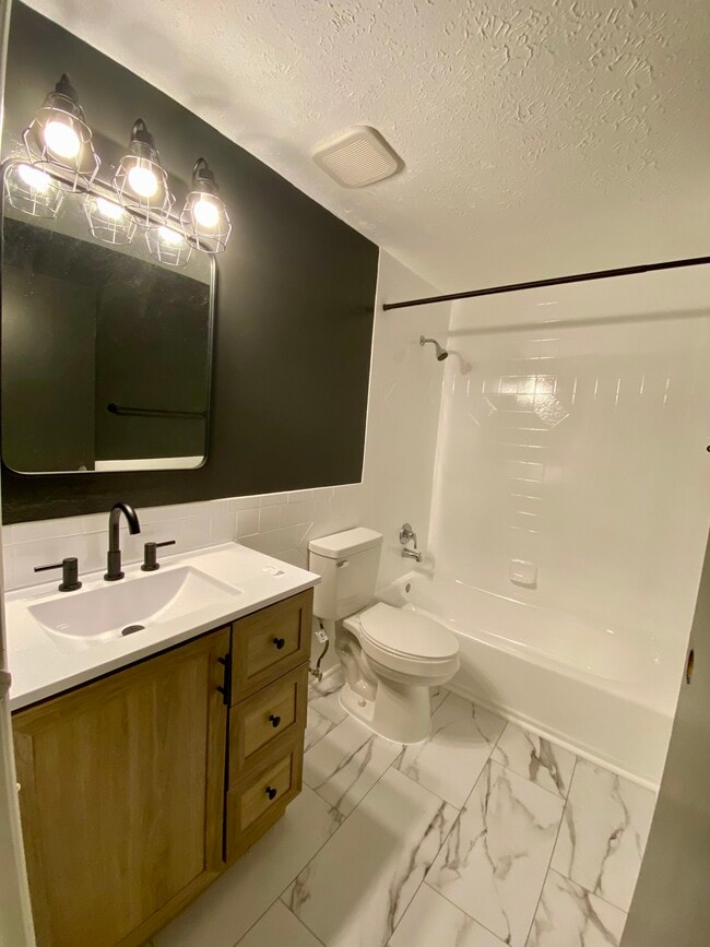 Building Photo - 315 Laporte Ct Rental