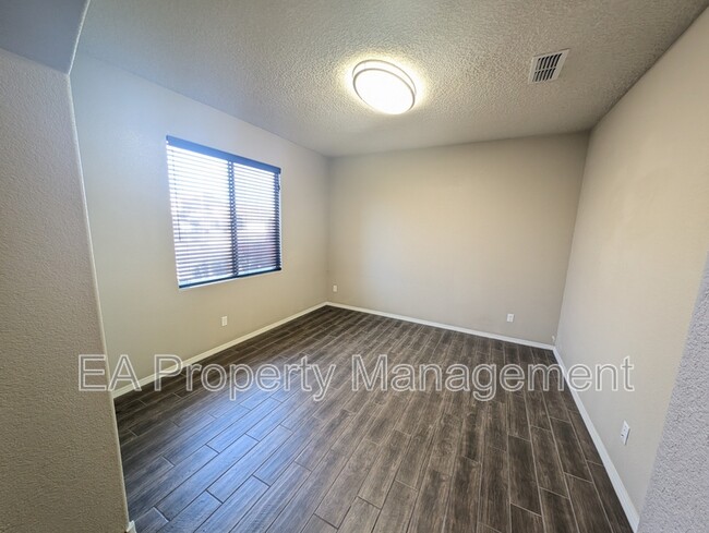 Photo - 3905 Mountain Trail Loop NE