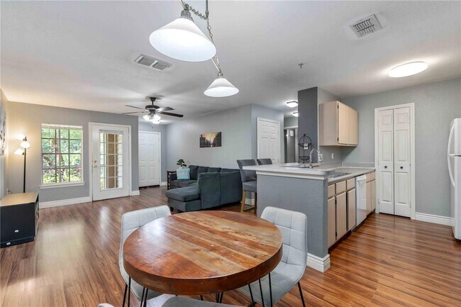 Photo - 7428 Vista Way Unidad 105