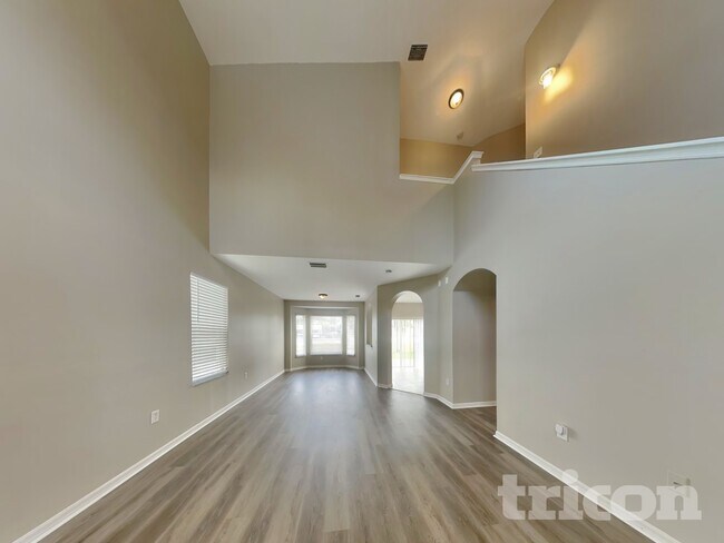 435 Maple Pointe Dr