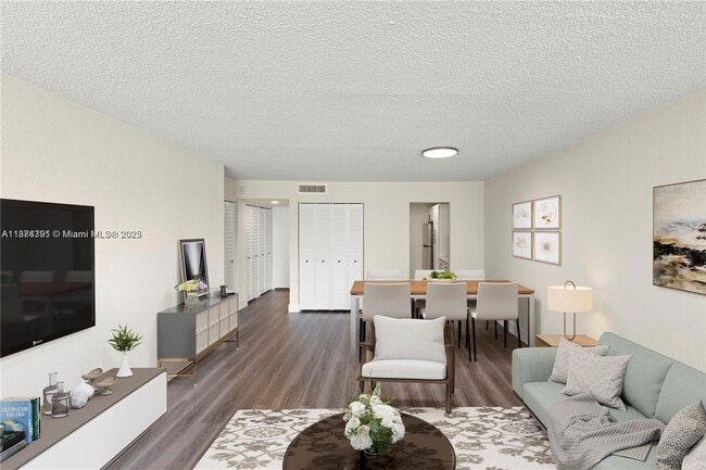 Building Photo - 10400 SW 108th Ave Unit A211 Rental