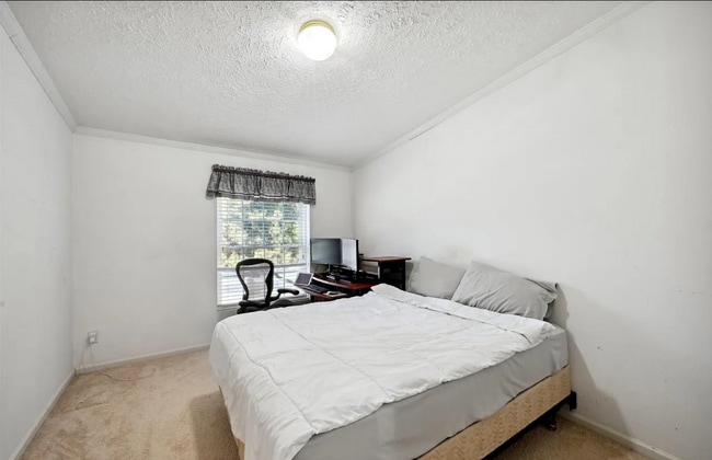 Building Photo - 5634 Clay St Rental