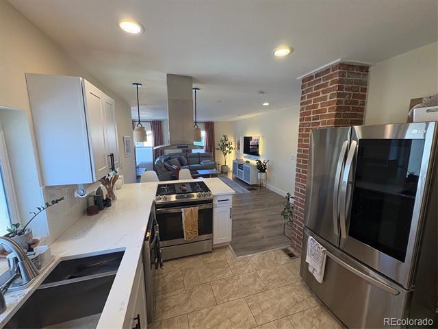 Photo - 3360 Chase St