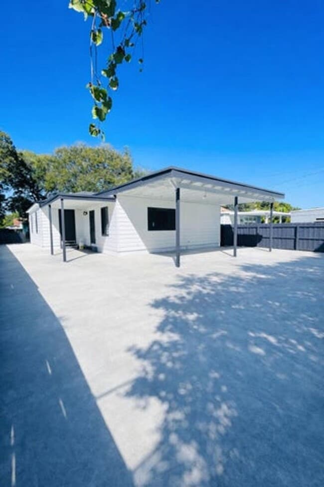 Photo - 824 Winters St