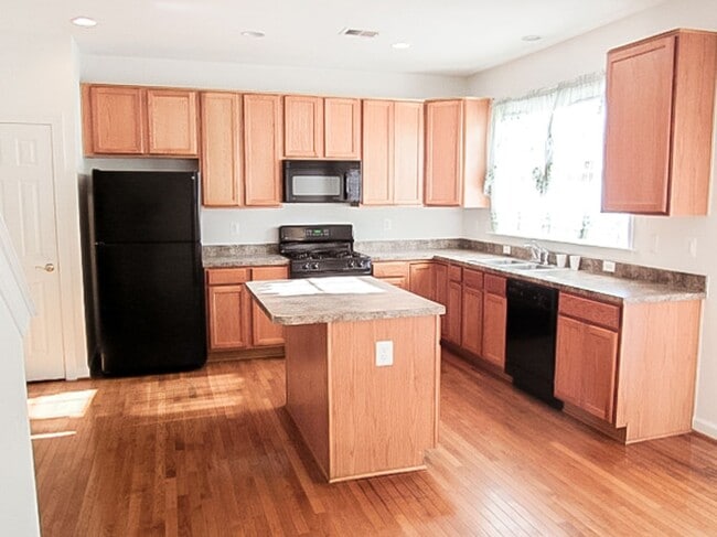 Photo - Beautiful 3 Bed 3.5 Bath Interior Townhome...