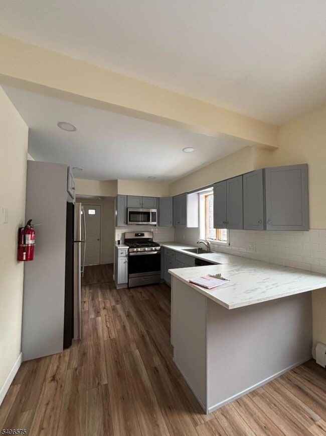 Photo - 225 E Northfield Rd