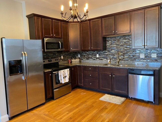 Photo - Renovated Hill Home for Rent!