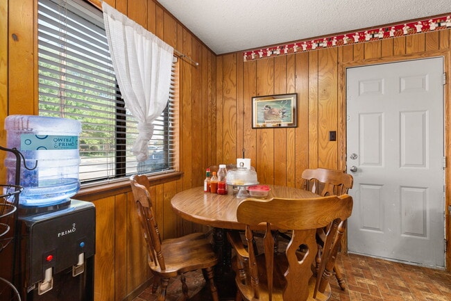 Photo - 215 Redbud Ln Unit B