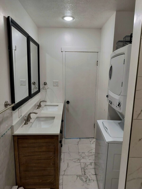Photo - 220 Greenwood Ave