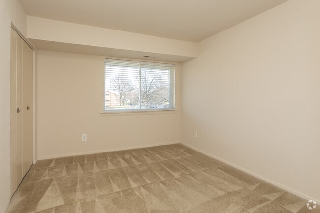 2BR, 1.5BA - 943 SF