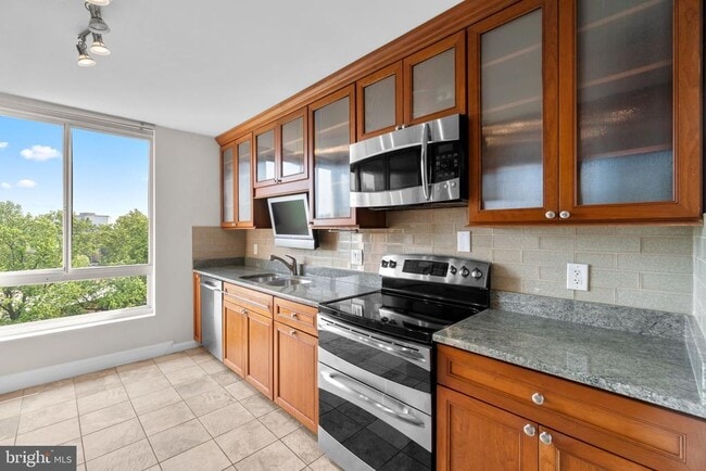 Building Photo - 1800 Old Meadow Rd Unit 1512 - 1513 Rental