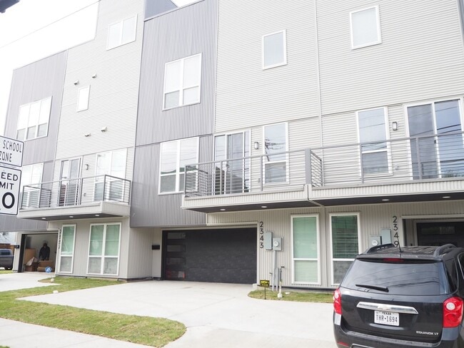 Photo - 2 Bed 2.5 Bath on Carroll Ave