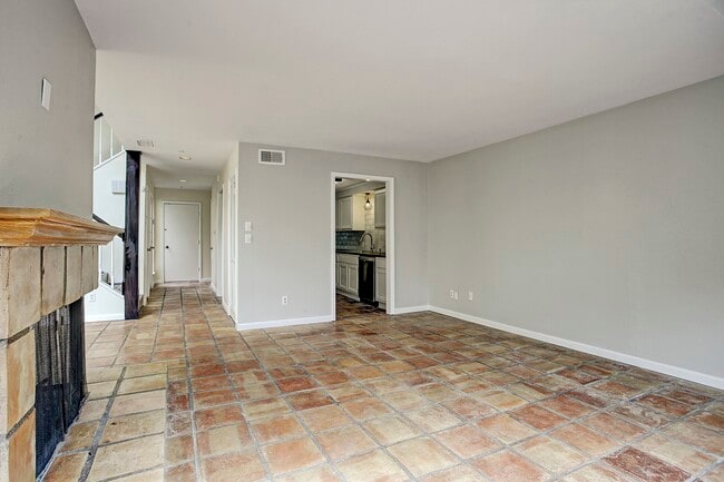 Photo - 217 Roy St Unidad 2