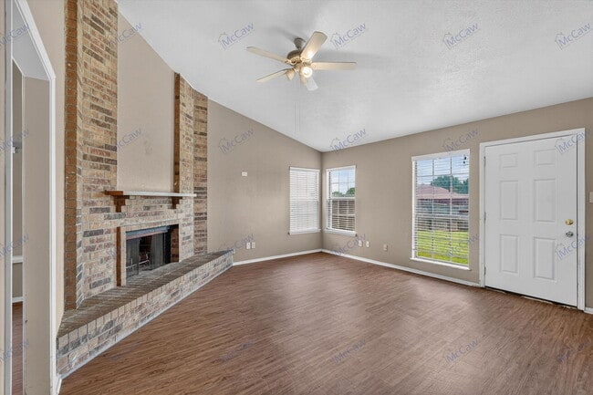 Photo - 521 Weaver St