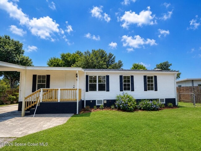Building Photo - 1565 Seneca Dr