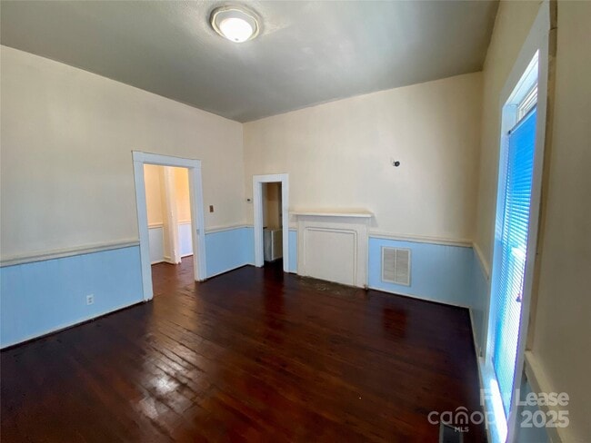 Photo - 630 Armfield St