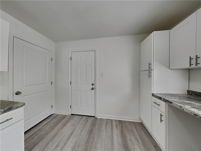 Photo - 475 English Ave NW