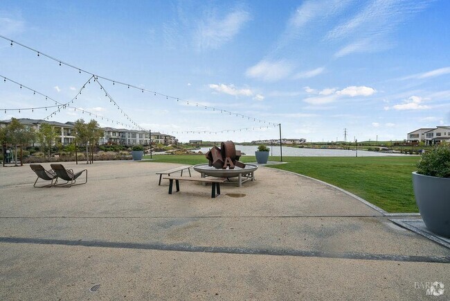 Building Photo - 2408 Lake Club Dr Rental