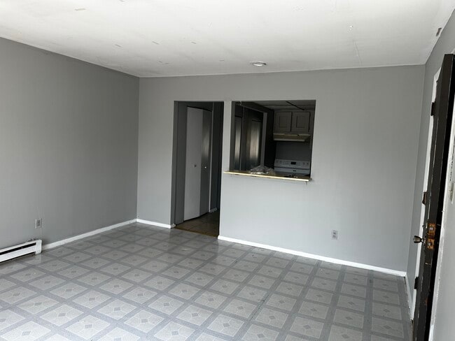 Building Photo - 561 Ashland Ave Unit D Rental