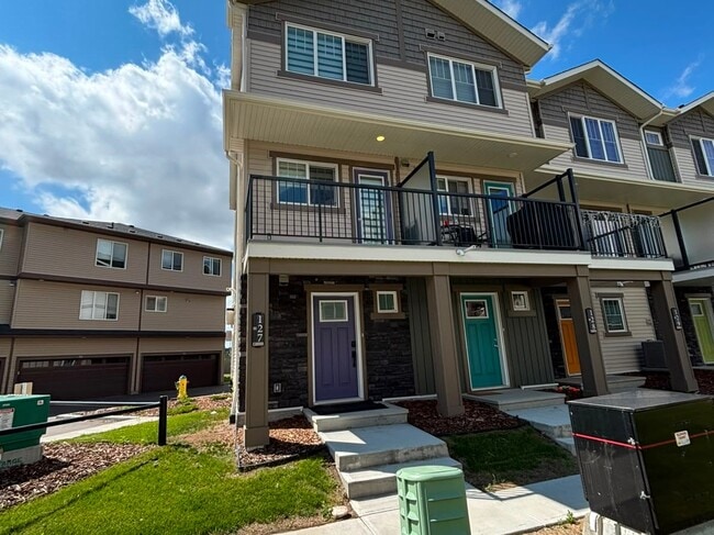 Building Photo - 1530 Tamarack Blvd NW