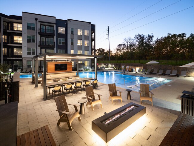 Pool Side firepit - The Hickory at Indian Lake Village