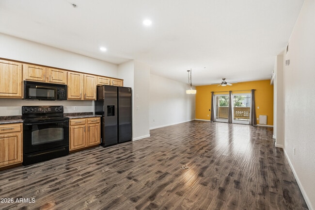 Photo - 920 E Devonshire Ave