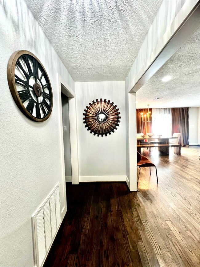 Photo - 5719 Viking Dr