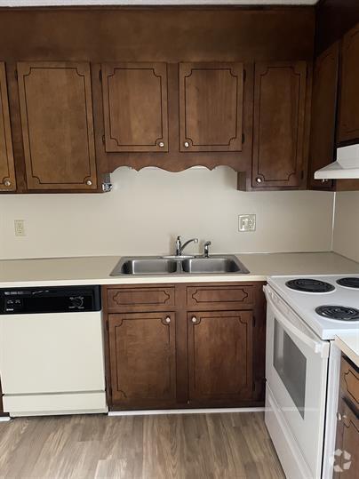Building Photo - 1053 3rd St SE Rental