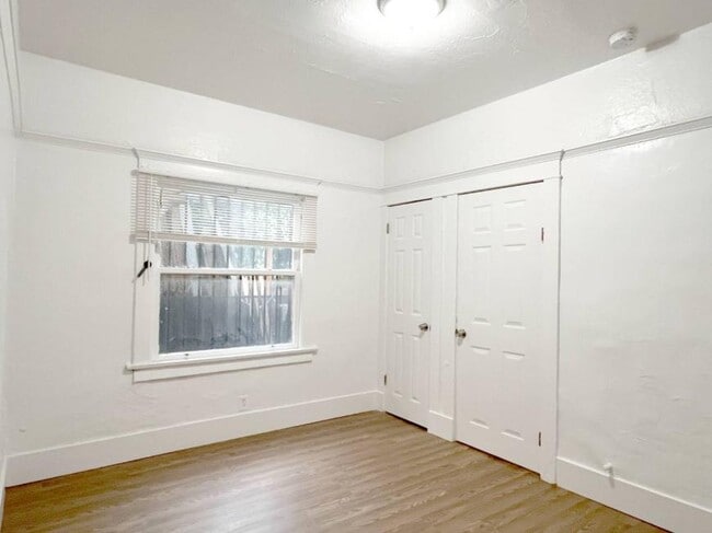 Photo - 2.0 bedroom in Los Angeles California 90037 Unit 460 1/2