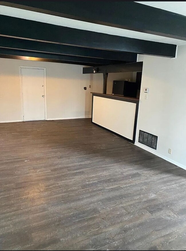 Building Photo - 915 N 70th Terrace