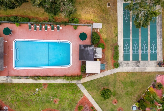 Pool & Shuffleboard