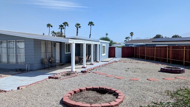 Photo - 73530 Red Cir