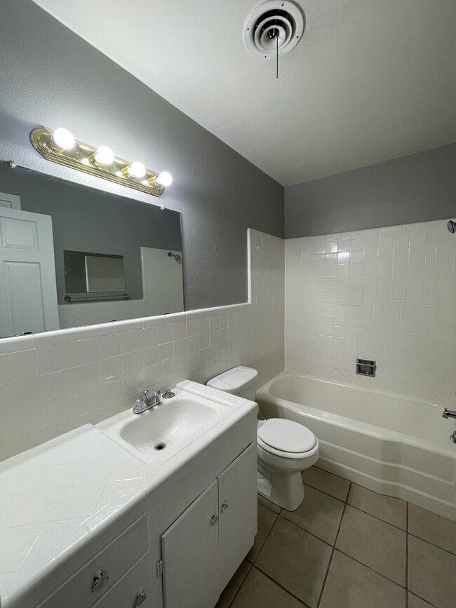 Photo - 3606 Minden Ave