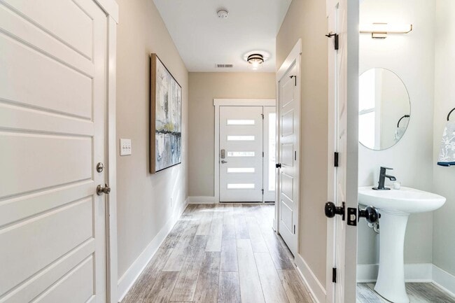 Photo - 3910 Convergence St