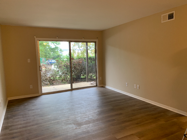 Building Photo - 201 Orchard Trace Ln Rental