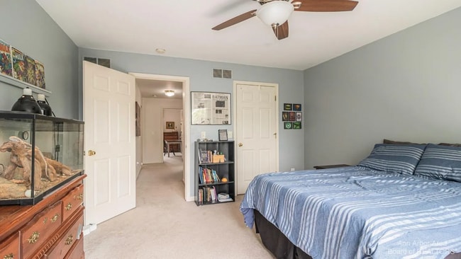 Photo - 50145 Tottenham Ct