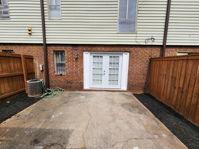 Photo - 3186 Nectarine Cir