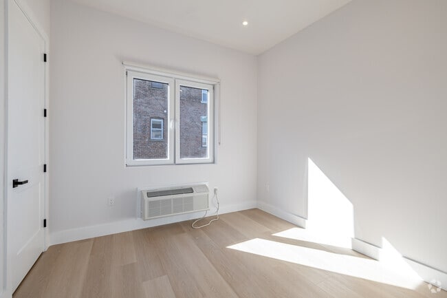 3BR, 2.5BA w/Den - 1,325SF - Second Bedroom
