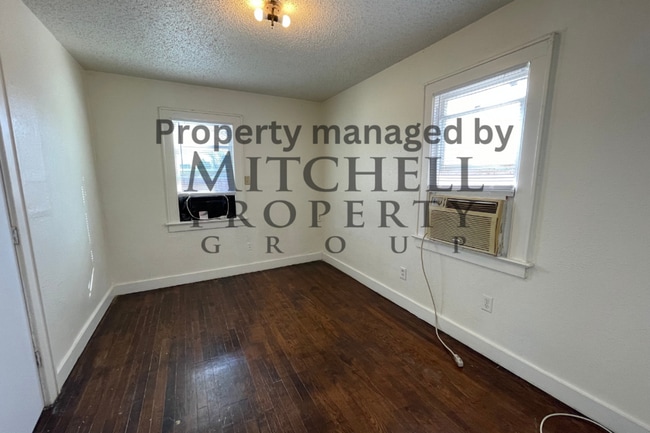 Photo - 1 bedroom 1 bath duplex with plenty of space!