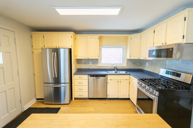 Photo - 15 Dalecrest Dr