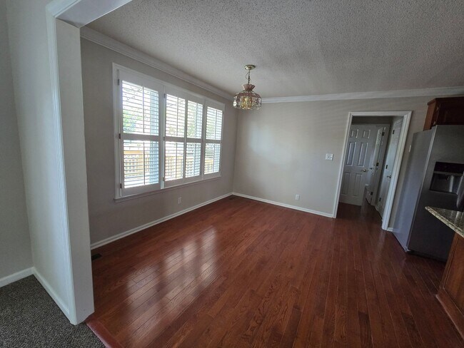 Photo - 3 bed, 2.5 bath House for Rent.